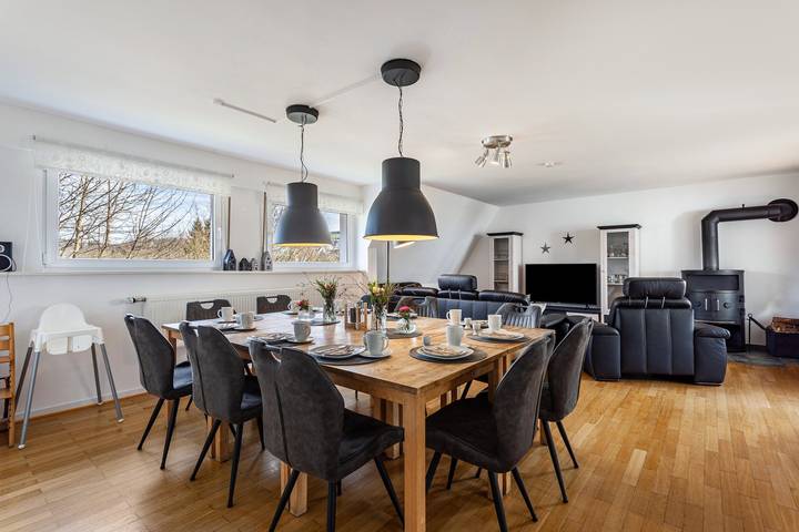 Ferienwohnung für 9 Personen, mit Balkon und Garten in Eslohe - 2