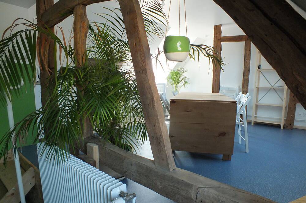 Appartement entier, Logt indépendant avec jardin à 15 min de Rouen ou de l'autoroute in Belbeuf, Région de Rouen