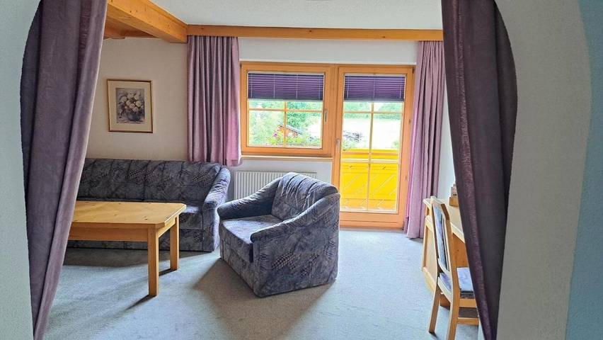 Ferienwohnung für 6 Personen, mit Ausblick und Garten in Bach - 3