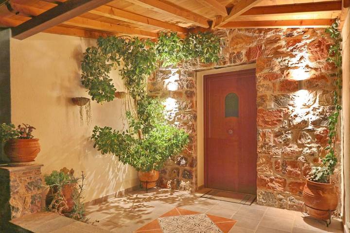 Location de vacances pour 10 personnes, avec piscine ainsi que jardin et vue, animaux acceptés dans Stafylos - 4