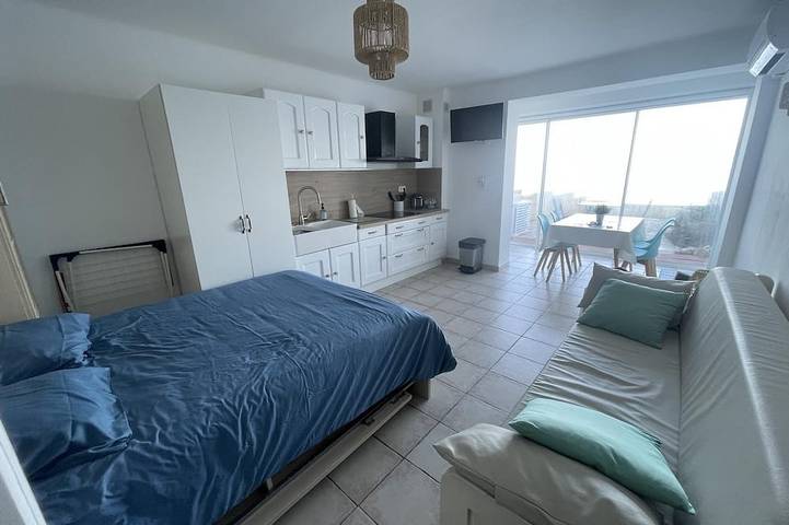 Gîte pour 3 personnes, avec terrasse dans Plage Du Rayolet - 3