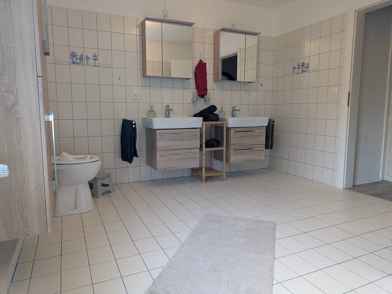 Entire apartment, Charming Beachside Apartment Near Plaggenburg City Center in Aurich, Nordseeküste