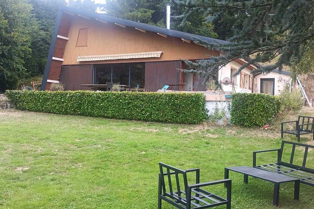 A family home for families on vacation! in Aydat, Regionaler Naturpark Volcans d'Auvergne