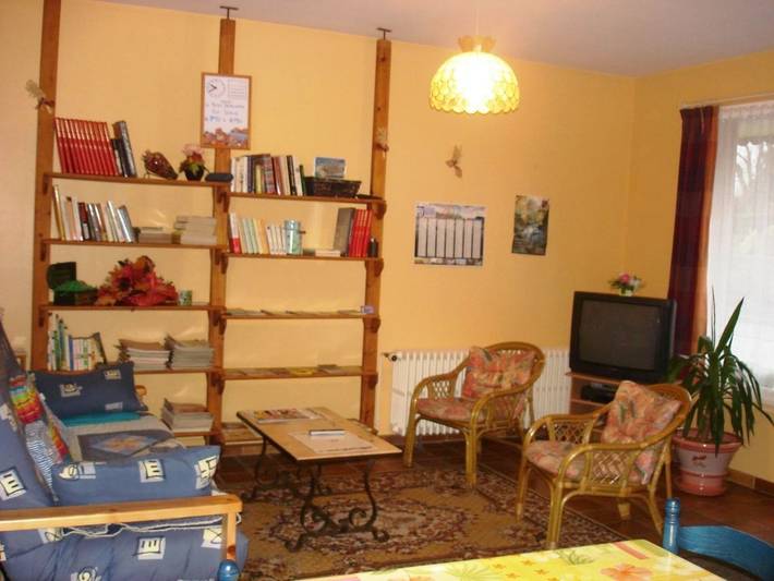 Cottage pour 3 personnes, avec jardin et vue à Le Croisty
