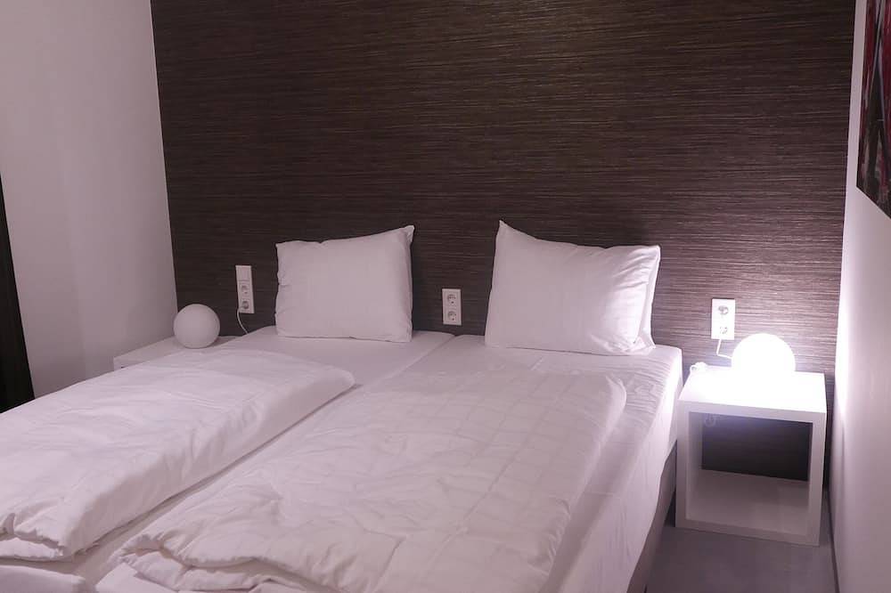 Design Villa Winterberg: Luxus Ferienhaus direkt am Piste/Wiese in Neuastenberg, Winterberg