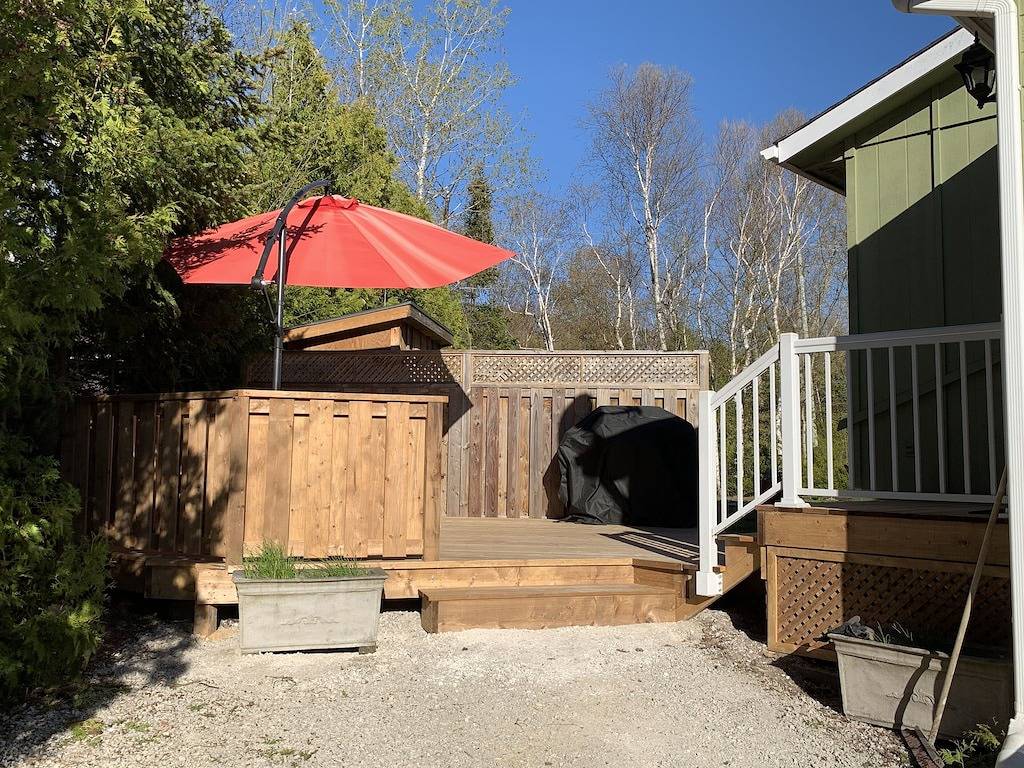 Charming Charal Greenhouse Cottage – Sauble Beach Stay Minutes from Sand & Shops in Sauble Beach, Huronsee (Kanada)