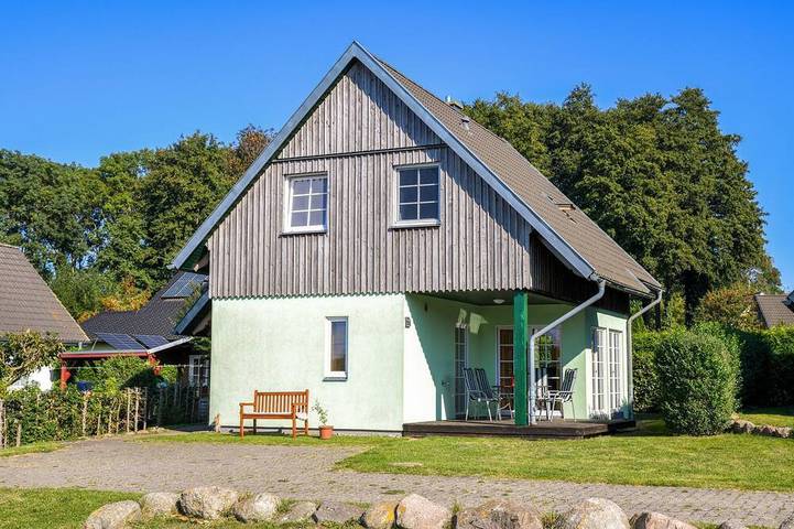 Ferienhaus für 5 Personen, mit Terrasse und Garten sowie Sauna in Bastorf