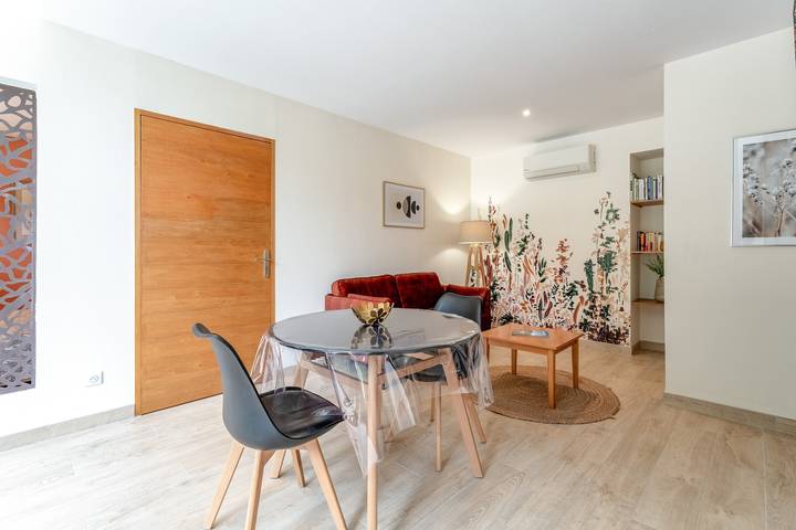 Gîte Apivita – Holiday Home with Pool in Organic Vineyard Setting in Nyons, Nyons region