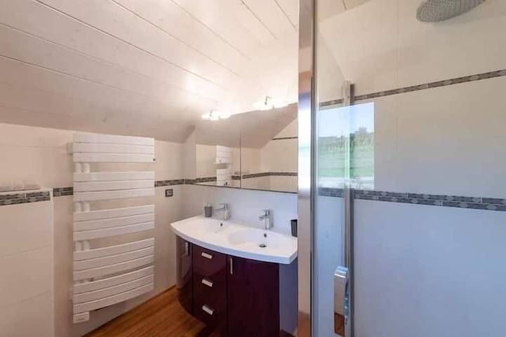 Gîte pour 12 personnes, avec Balcon ainsi que Jardin et Sauna à Liézey - 4