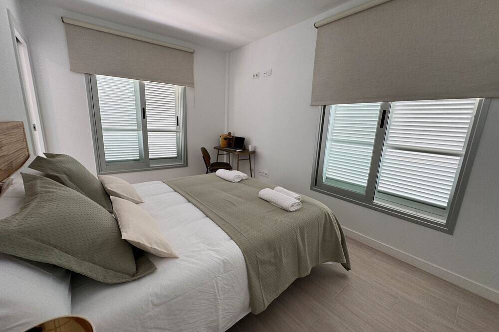 Ganze Wohnung, Ferienwohnung 'Apto Moderno Con Vistas Únicas' mit Meerblick, privater Terrasse und Wlan in Los Silos, Teneriffa Nord