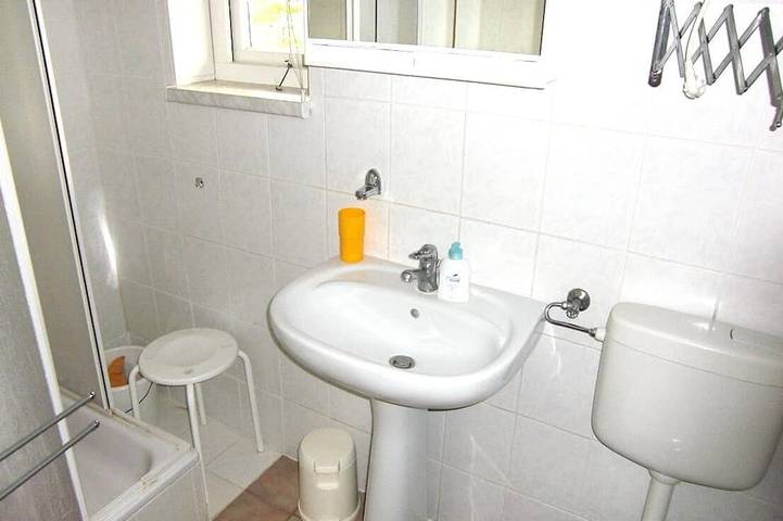 Ganze Wohnung, Großzügige Wohnung in Ulrichshusen mit Seeblick und Terrasse in Schwinkendorf, Moltzow
