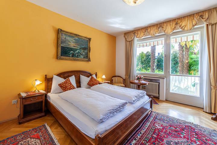 Ferienwohnung für 3 Personen, mit Balkon und Garten in Meran