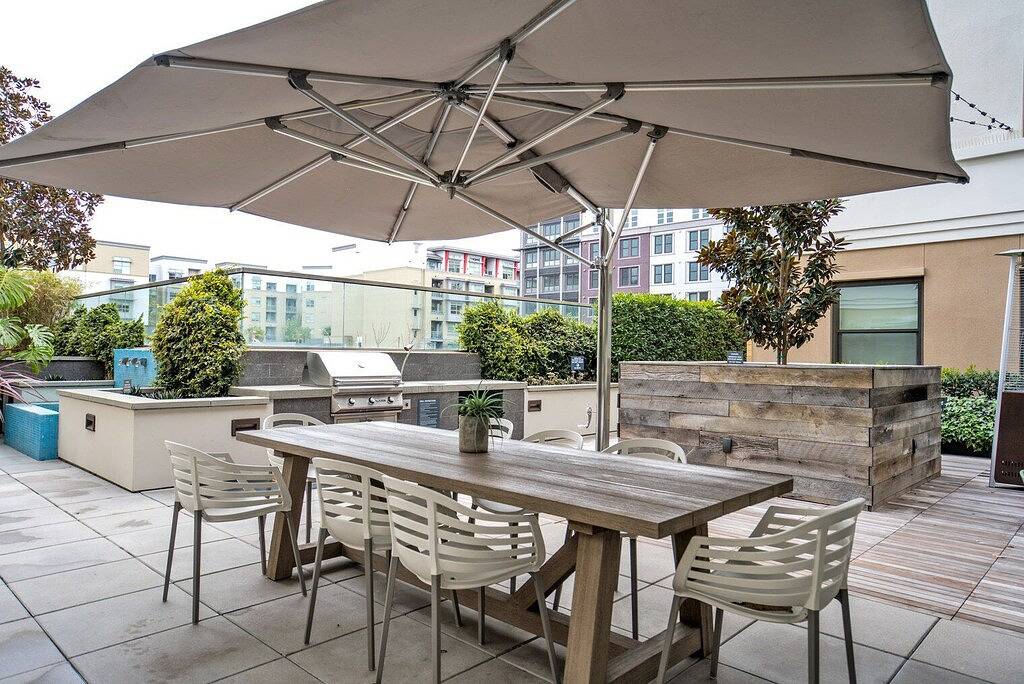 Ganze Wohnung, Classic Redwood City 1Br w/ Gym & W/D, walk to Caltrain, by Blueground in Redwood City, Silicon Valley