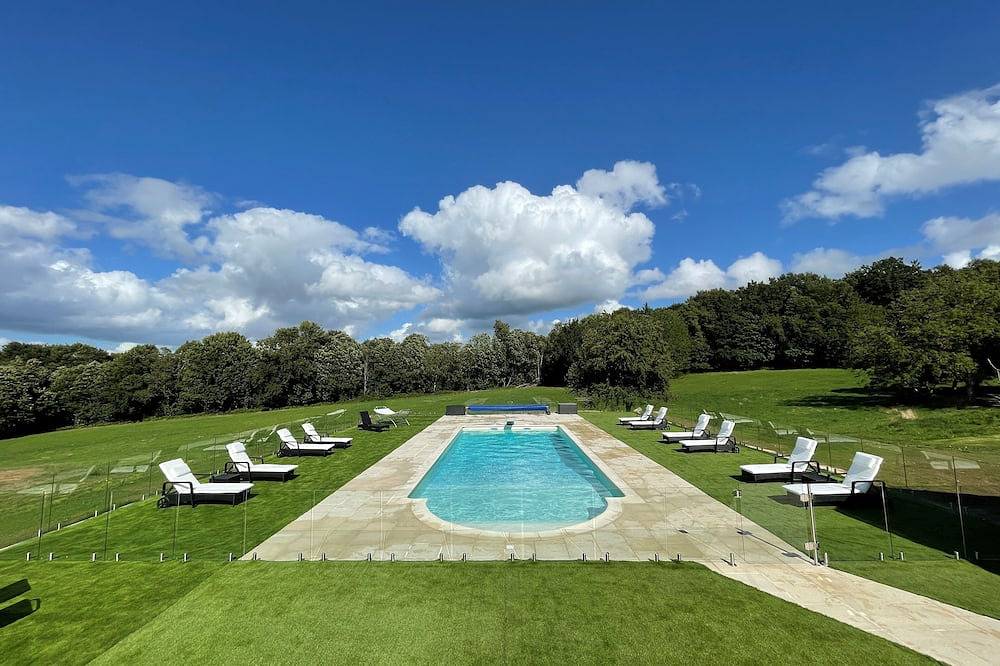 Luxury Holiday Rental For Families and Friends in Jumilhac-le-Grand, Parc naturel régional Périgord-Limousin