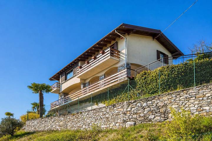 Ferienhaus für 4 Personen, mit Seeblick und Ausblick sowie Garten und Terrasse, mit Haustier