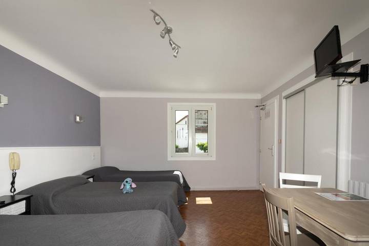 Hôtel pour 2 personnes, avec Terrasse ainsi que Jardin et Piscine dans Office De Tourisme Saint Jean Pied De Port - 3
