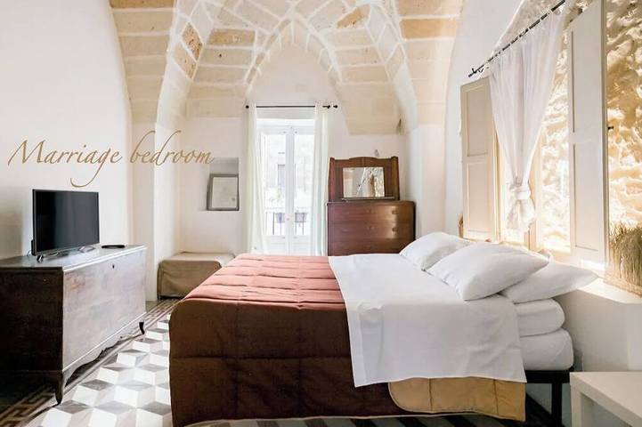 Explore the Historic City on Foot from an Old Town House in Lecce, Lecce Province