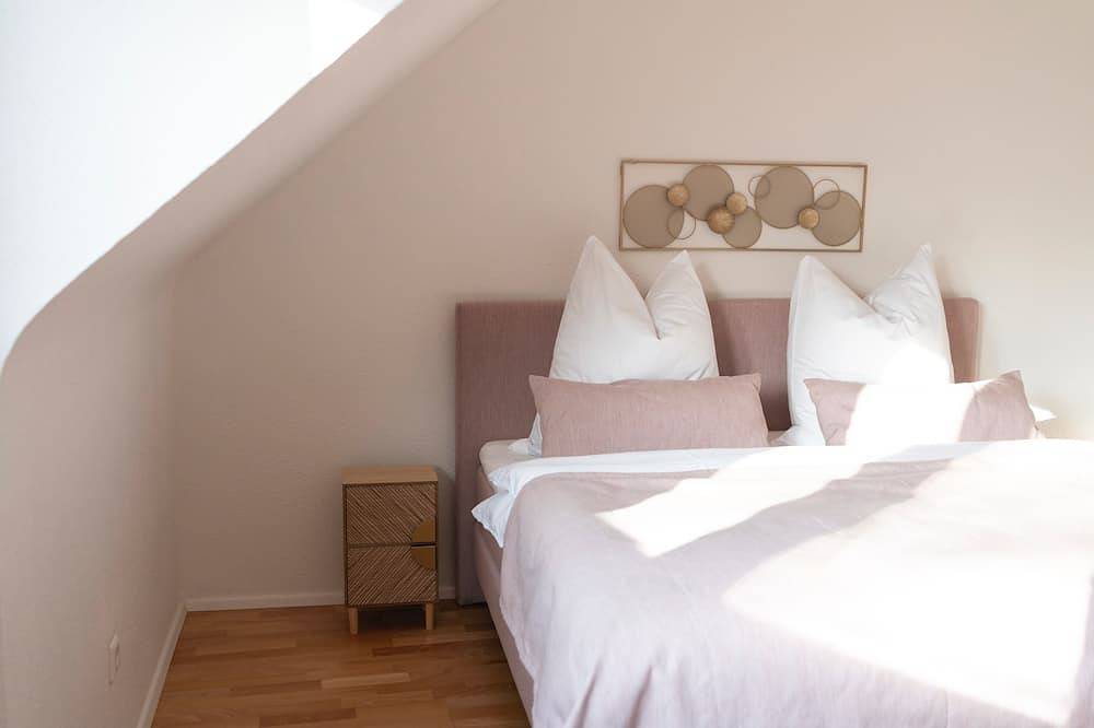 Apartamento entero, Seerose, City apartment, 5 minutes from the train station, 6 persons, 3 bedrooms in Ulm, Suabia