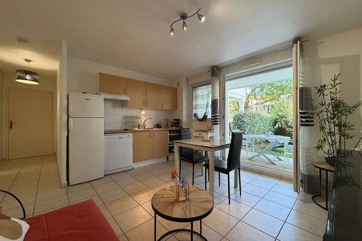 Entire apartment, The Mendi Alde Complex - Community Pool in Cambo-les-Bains, Bayonne region