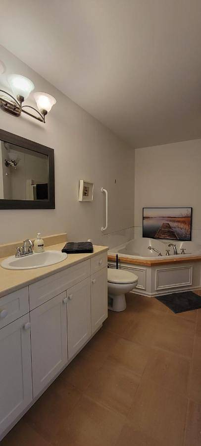 Gîte pour 5 personnes, avec jacuzzi et balcon dans Saint Donat De Montcalm - 3