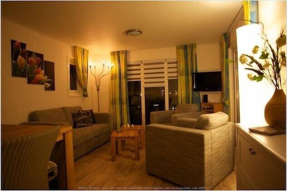 Luxuriöses Chalet in den Dünen, nur wenige Gehminuten vom Strand entfernt in IJmuiden, Niederländische Nordsee