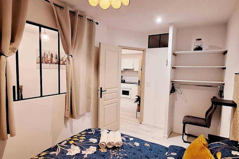 Entire apartment, Attractive, renovated 2-room apartment by the lake in Saint-Jean-d'Angély, Saint-Jean-d'Angély region
