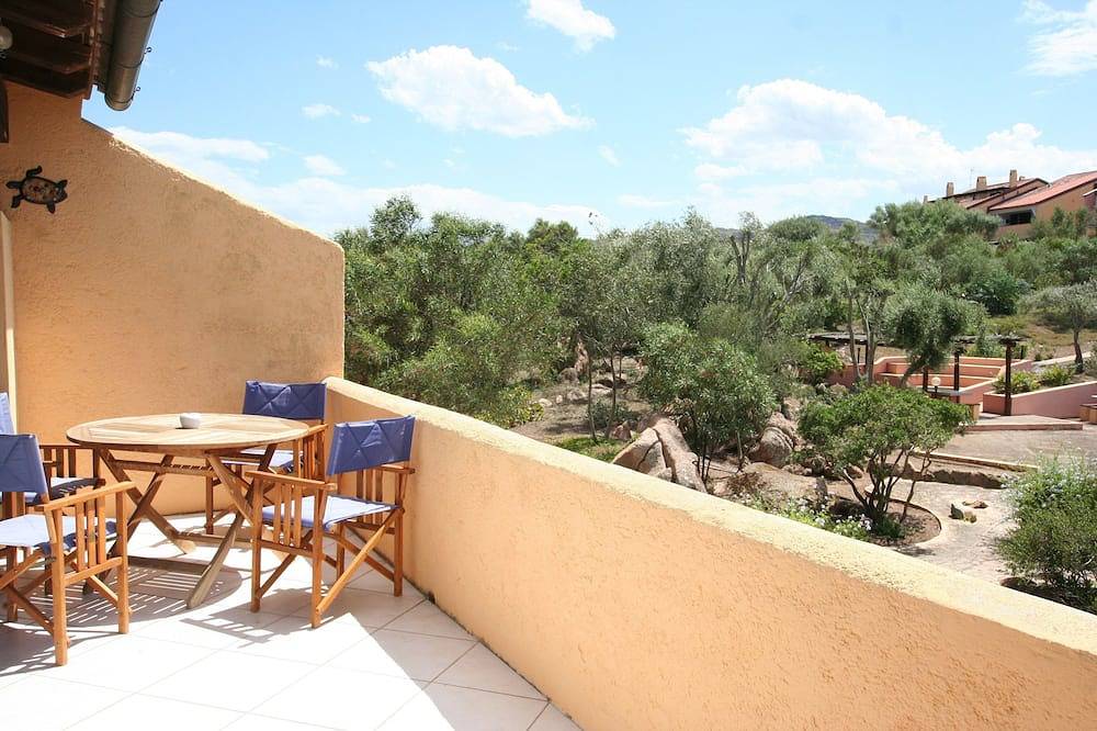 Appartamento intero, Appartamento 120m2 lussuoso e confortevole con vista mozzafiato e accesso diretto al mare. in Porto Istana, Gallura