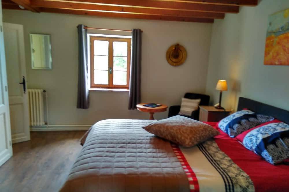 Maison à votre santé, chambre Vue de château, chambre d'hôtes proche de Saint-Emilion, Bordeaux in Savignac-de-Duras, Région de Marmande