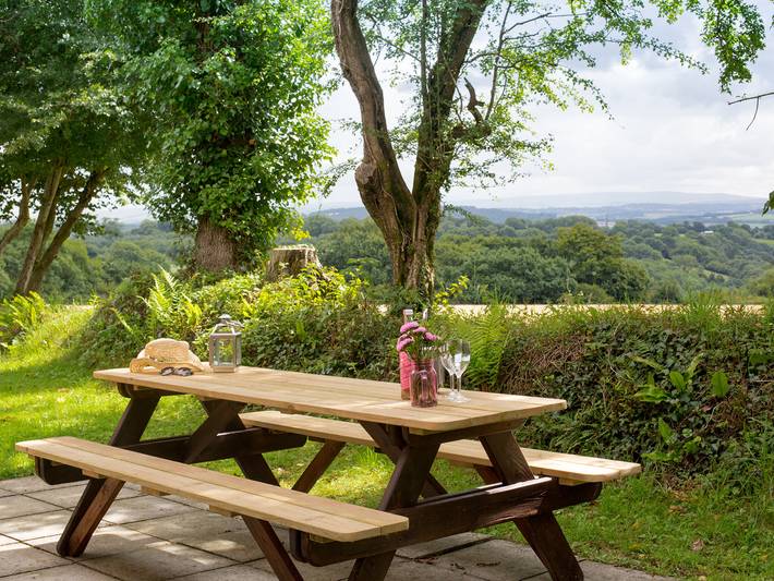 Cottage for 9 people, with Garden and Pool in the United Kingdom