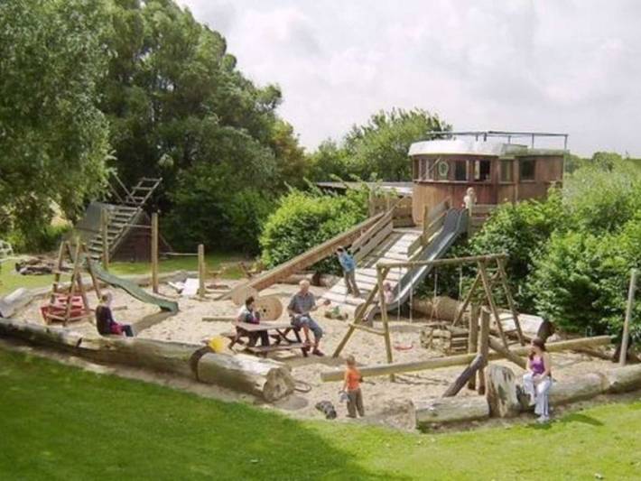 Ferienwohnung für 5 Personen, mit Terrasse und Garten, kinderfreundlich in Friedrichskoog - 2