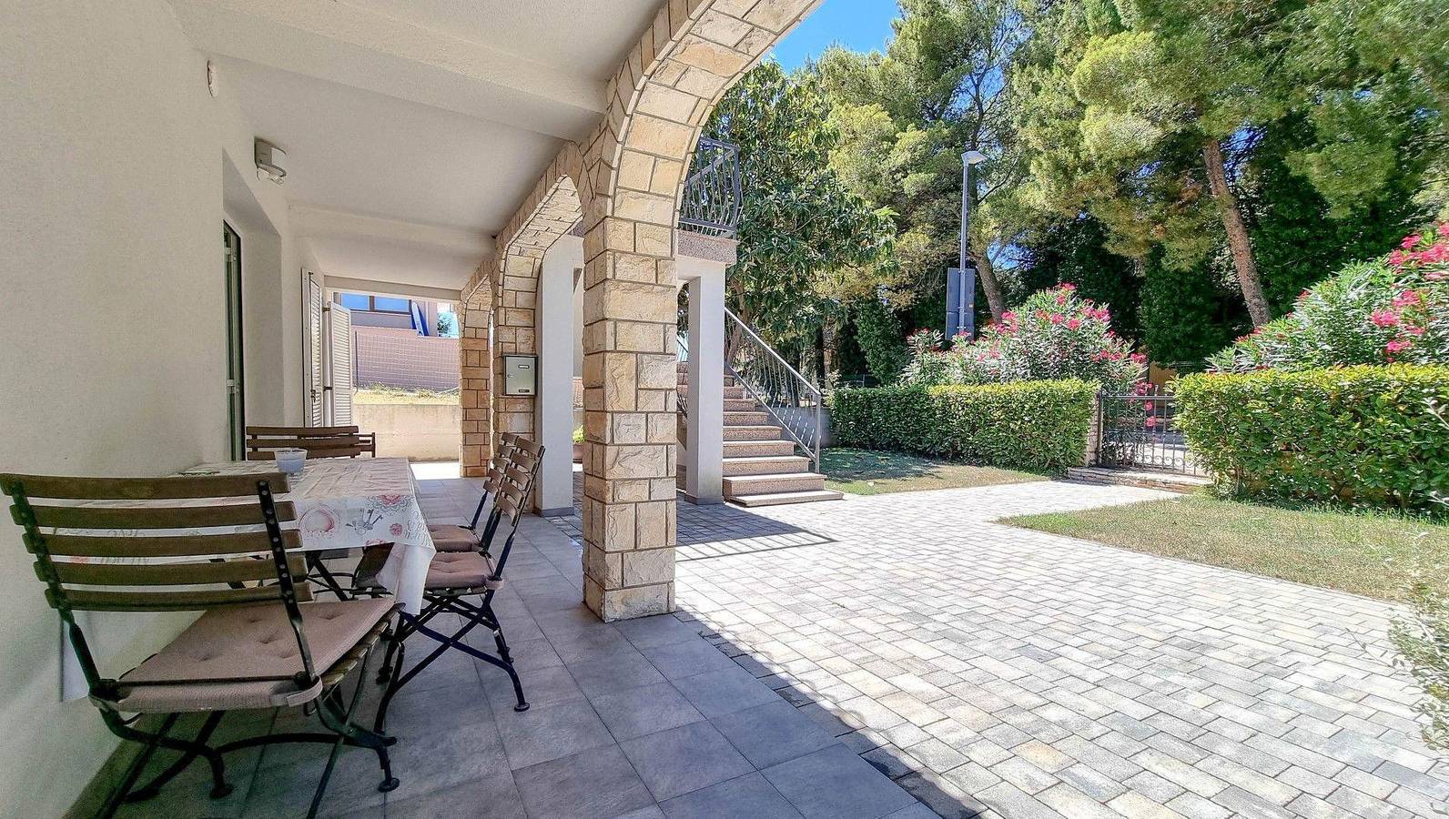 Apartamento vacacional entero, Apartment for 4 persons approx. 80 m² in Novigrad, Istria (West coast of Istria) in Novi Grad, Region de Umag