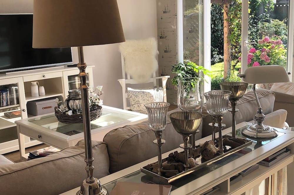 Fleetenrausch: Idyll direkt am Wasser mit viel Ruhe und Weitblick an der Nordsee in Neufeld, Nordseeküste