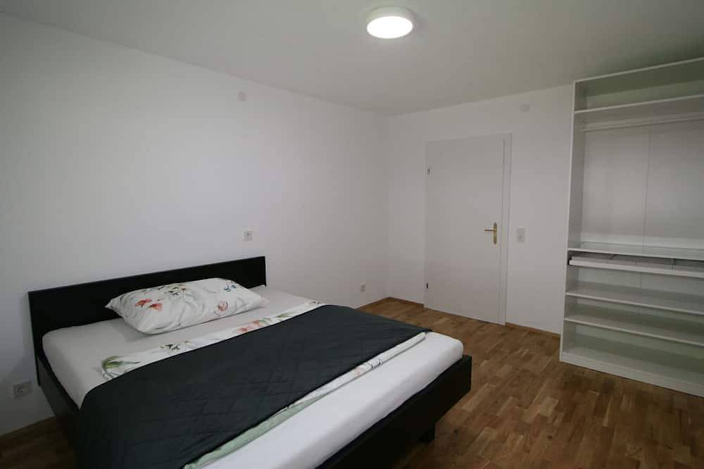 Entire apartment, Beautiful apartment for 4 people with Tv, terrace and pets allowed in Stubai Alps, Innsbruck