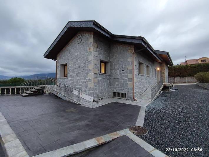 Location de vacances pour 6 personnes, avec Terrasse et Jardin ainsi que Piscine et Vue à Guadarrama