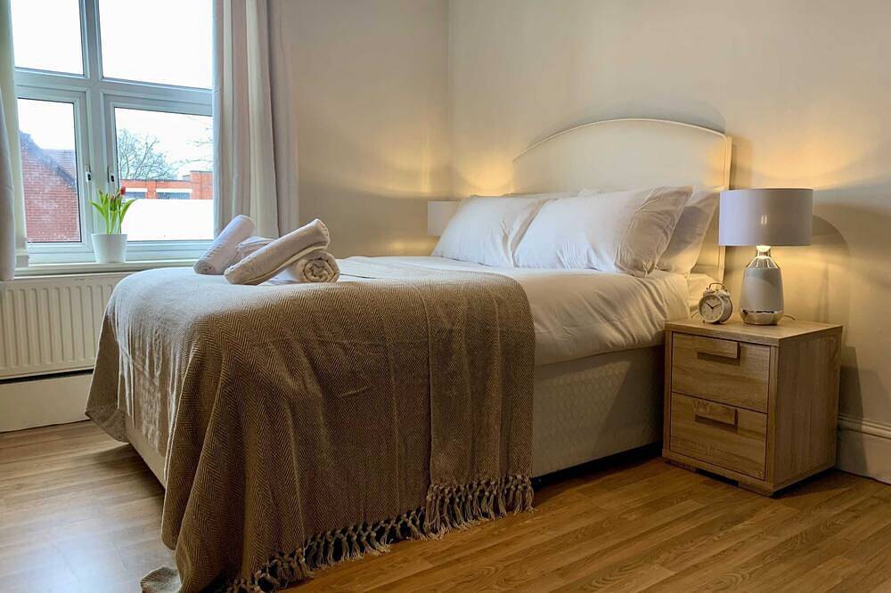 Spacious 6Br Family Home - Near Town & Parking in Walsall, Birmingham y alrededores