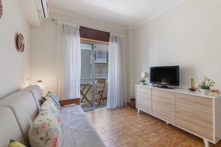 Ganze Wohnung, Apartment „Ocean Stay Ap“ mit Balkon, WLAN und Klimaanlage in Monte Gordo, Faro Distrikt