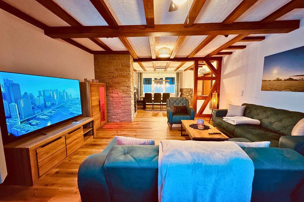 Ganzes Haus - Terrasse - Grill - Spielplatz - Spielzimmer Ferienhaus Taufstein 2 in Herbstein, Vogelsberg Region