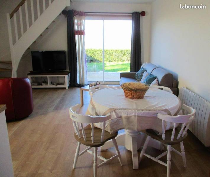 Location de vacances pour 5 personnes, avec terrasse ainsi que vue et jardin à Quesnoy-le-Montant - 3