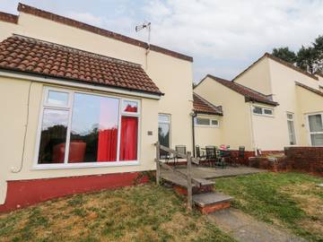 Bungalow for 6 People in Cornwall, South West England, Photo 1