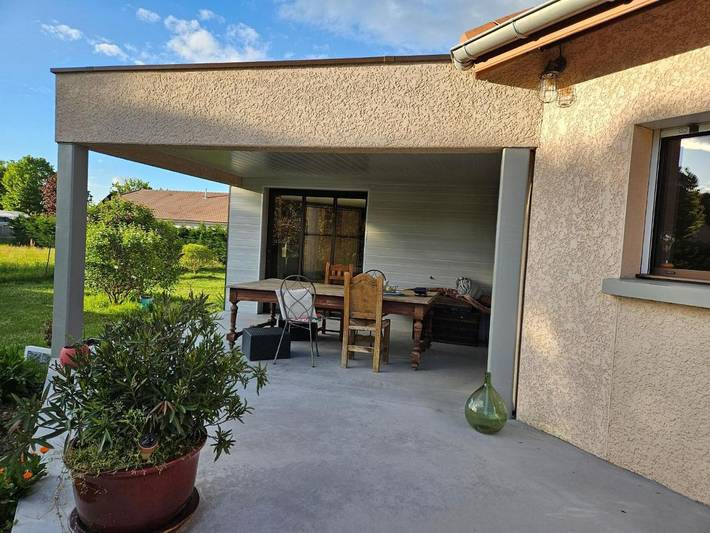 Gîte pour 2 personnes, avec vue et jardin à Veyrins-Thuellin