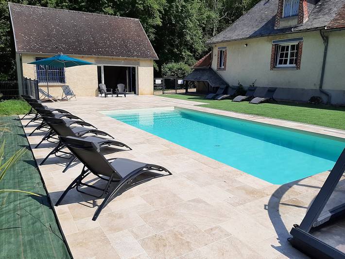 Gîte pour 13 personnes, avec jardin ainsi que piscine et terrasse dans Centre-Val de Loire - 3
