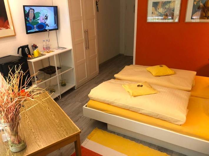 Hotel für 2 Personen, mit Balkon und Terrasse sowie Garten und Ausblick in Schömberg - 4