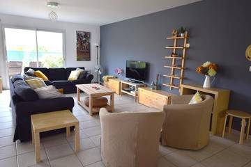 Location de vacances pour 10 personnes, avec terrasse et jardin à Vensac