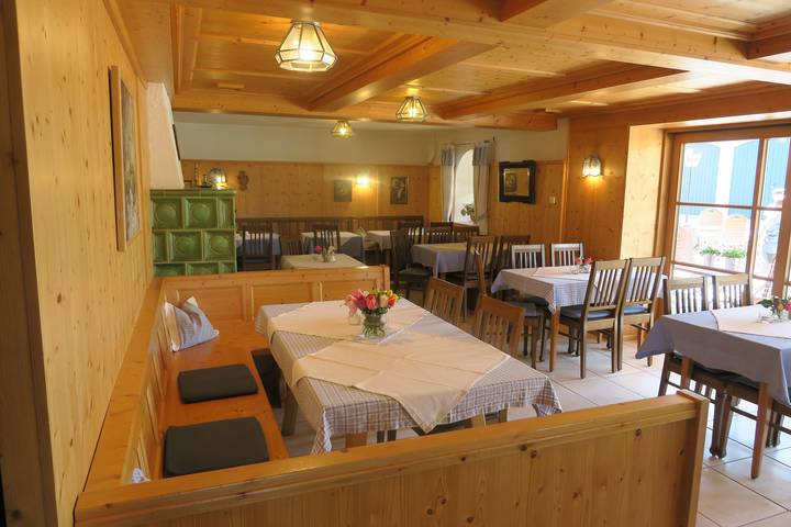 Gasthof Tiroler Hof - Einzelzimmer mit Dusche/Wc, 12 qm und Balkon in Bad Feilnbach, Alpenland Tegernsee Schliersee