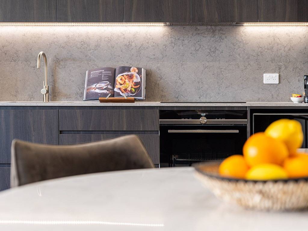 Ganze Wohnung, The Arden 5 Coogee. New Spacious Quiet Balcony Apartment, Meters to Beach in Sydney, New South Wales