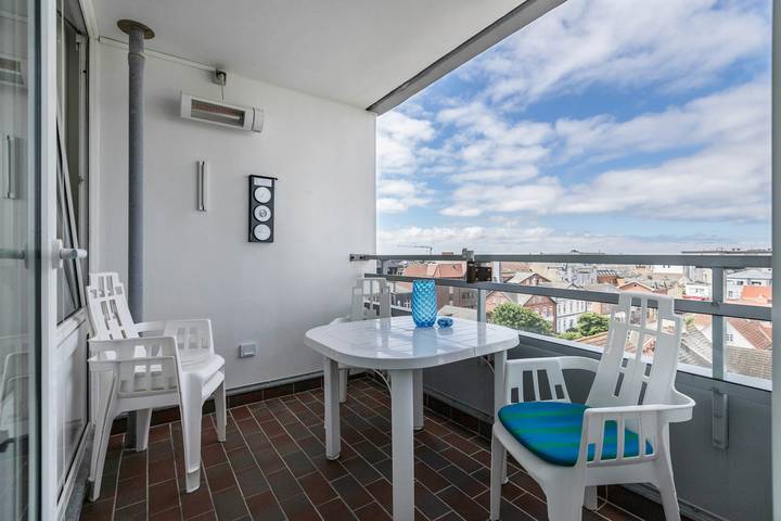 Ganze Wohnung, Apartment 'Sparkassenhaus' mit Meerblick, privater Terrasse und Wlan in Westerland, Sylt (Gemeinde)