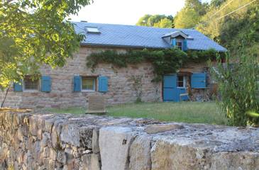 Gîte pour 4 personnes, avec jardin et terrasse à Sévérac-le-Château