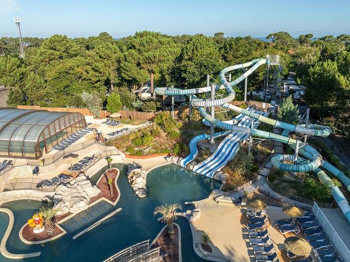 Camping pour 4 personnes, avec Terrasse ainsi que Bassin pour enfant et Sauna en Gironde