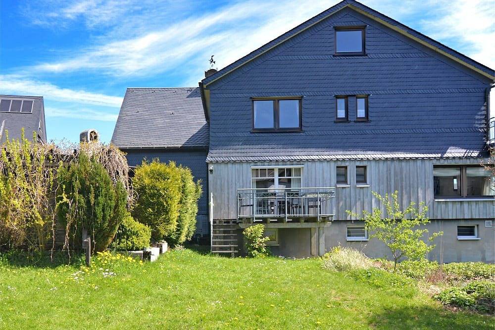 Vrijstaand vakantiehuis met Sauna, op hoogste punt Sauerland (50m van skiliften) in Altastenberg, Hochsauerlandkreis