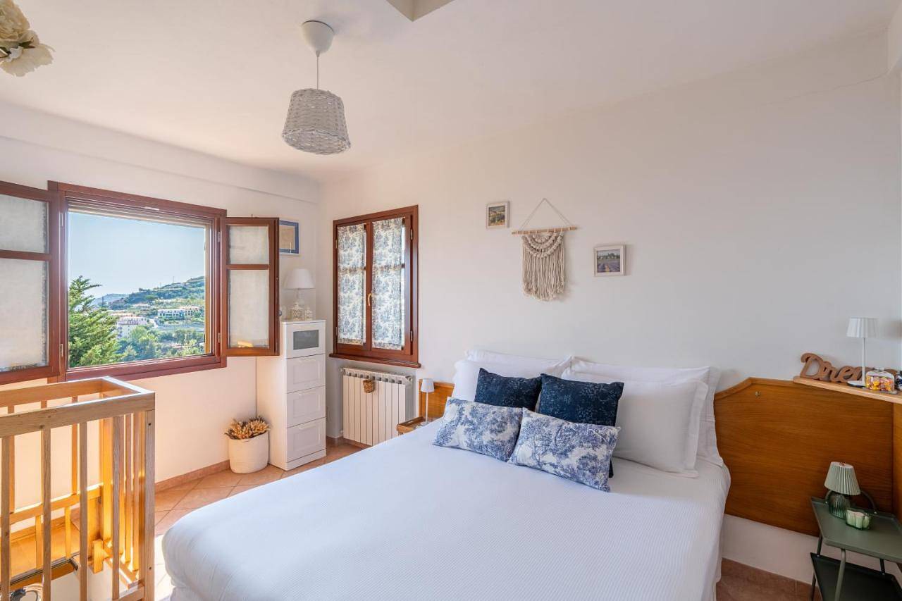 Le Miromar - casa indipendente - parcheggio privato - private parking in Riva Ligure, Riviera di Ponente